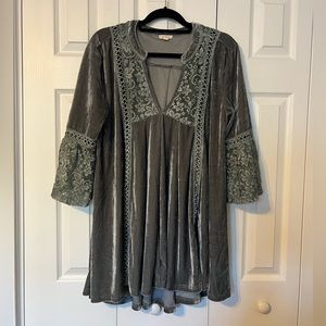 Silver Velvet and Embroidered Tunic - size L
